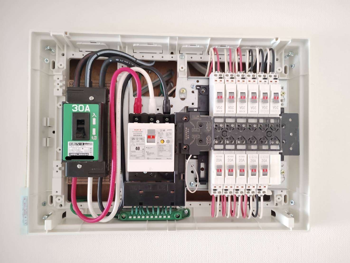 分電盤交換してみました。分電盤交換工事の簡単な手順と費用について | 株式会社KOI-DEN
